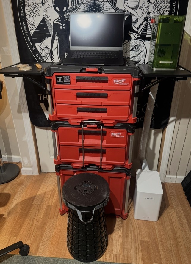 Hugin portable xTool F1 laser engraver