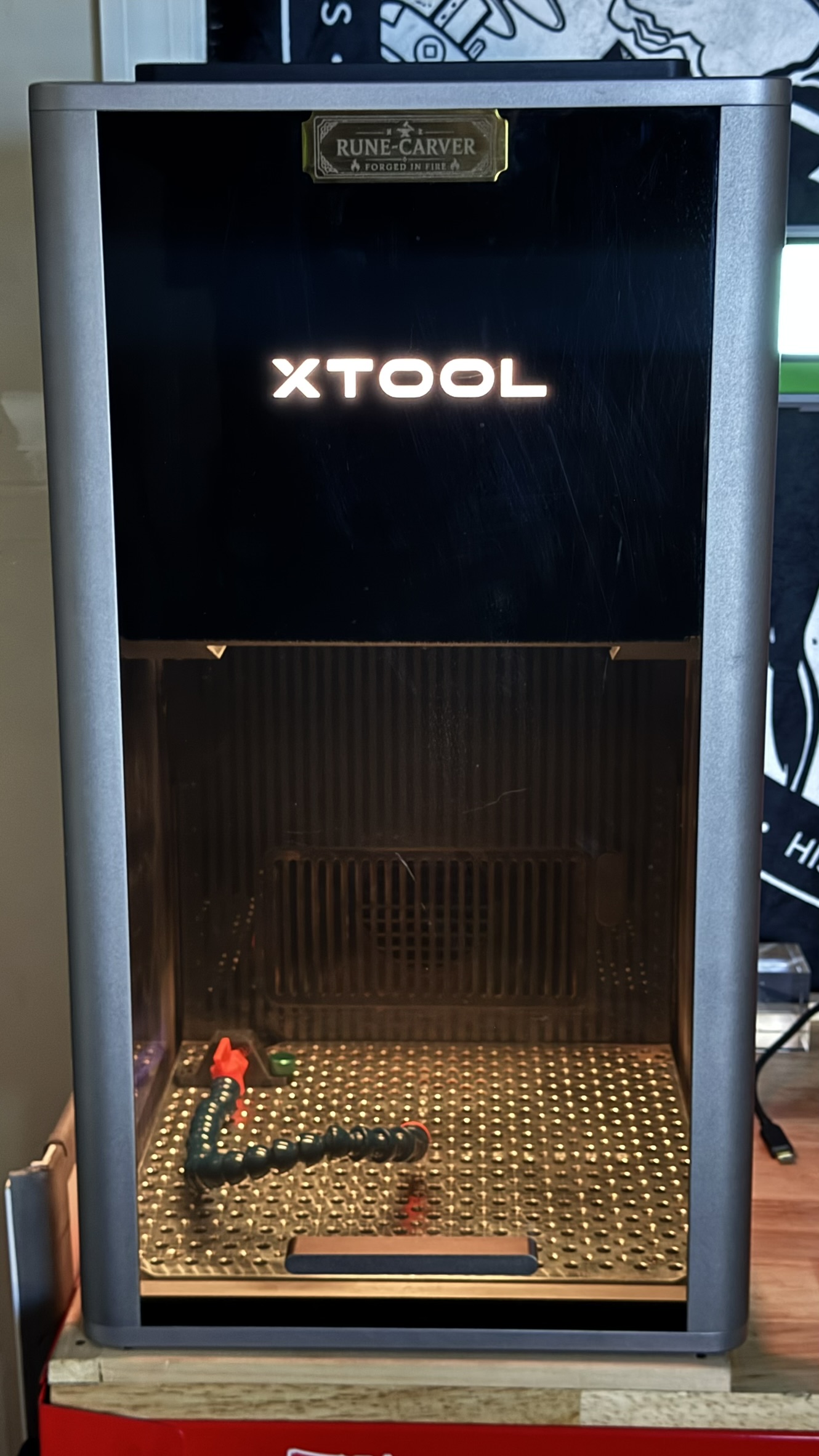 Rune Carver xTool F2 Ultra laser engraver